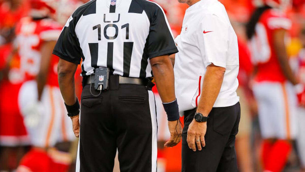 DEFENSE: Die einzige wirkliche Baustelle im Team der Chiefs ist gleichzeitig eine große. Die Defense kam vergangene Saison zwar zusammen mit den Steelers auf die meisten Sacks der Liga, ließ aber auch die zweitmeisten Yards der Liga zu. Die Franchise reagierte - und holte mit Steve Spagnuolo einen neuen Defensive Coordinator