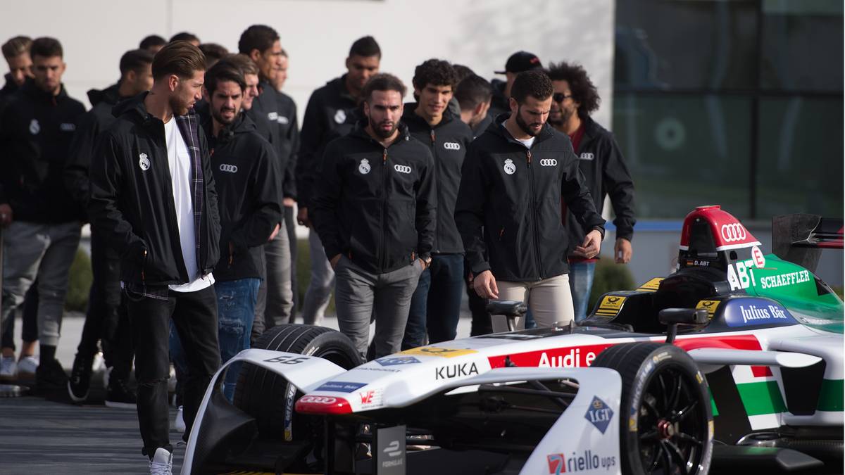 Nach der Übergabe der neuen Dienstwagen geht es für die Real-Profis noch in die Motorsport-Abteilung, wo eine besondere Herausforderung wartet...