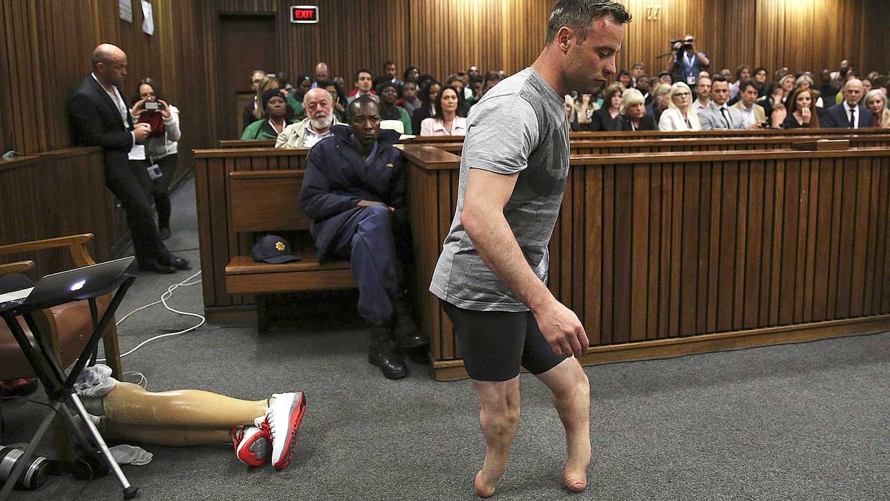 Pistorius demonstriert Behinderung