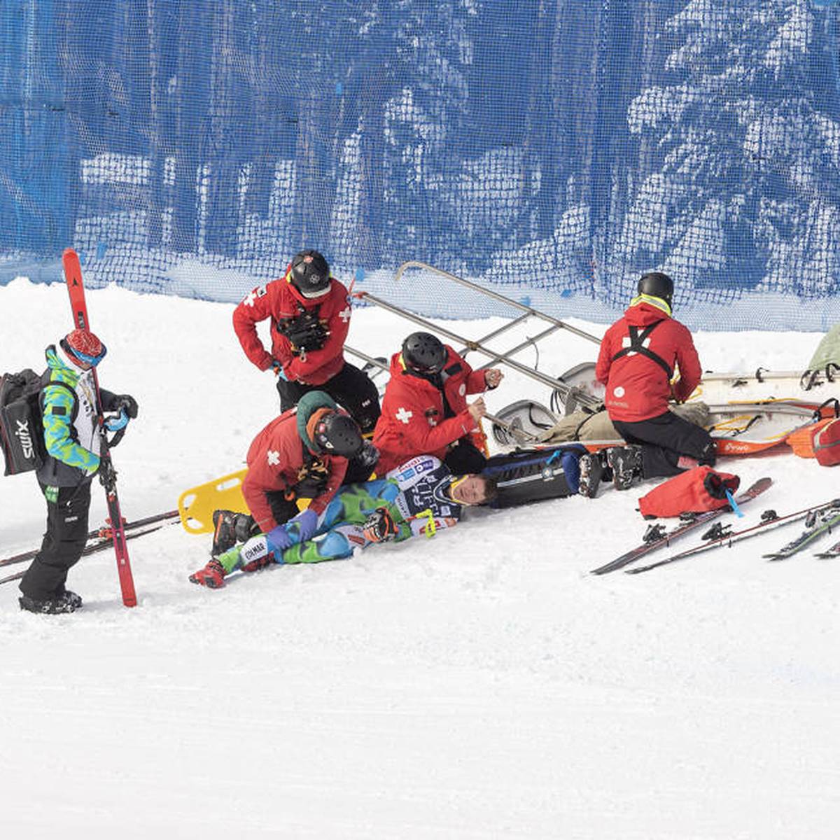 Ski alpin: Horror-Sturz überschattet Abfahrt-Auftakt