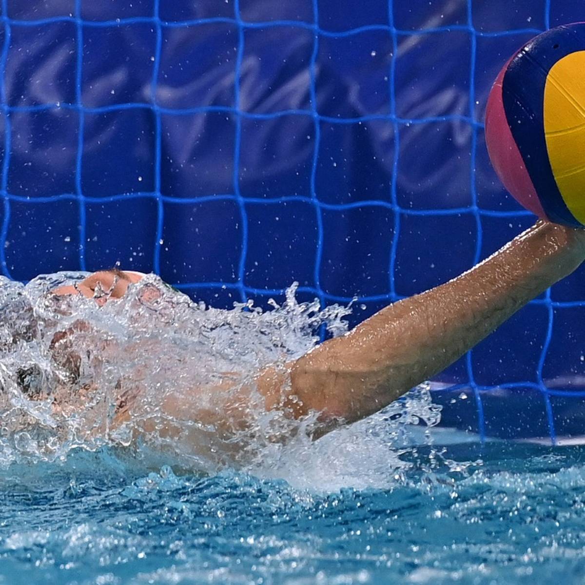 Spaniens Wasserballer haben Weltmeister Italien vom Thron gestoßen und zum dritten Mal WM-Gold gewonnen.