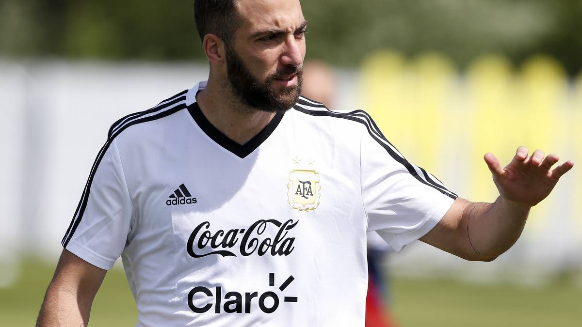 Doch in der holprigen WM-Qualifikation gelang dem 30-Jährigen nur ein Treffer für die Gauchos. Das muss bei der WM besser werden. Sonst könnte auch Teamkollege Sergio Aguero zum Knips-Kandidaten werden