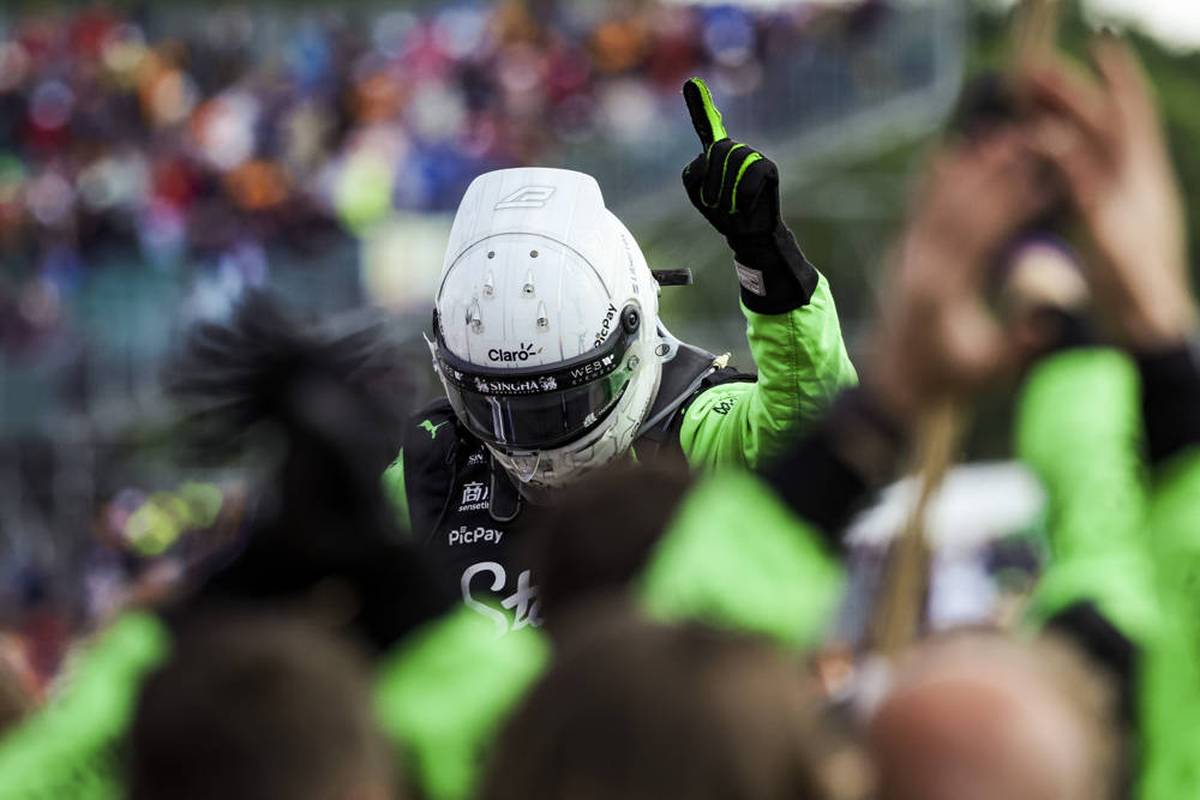 Nico Hülkenberg fährt in Silverstone zum ersten Mal in seiner Karriere auf ein Formel-1-Podest. McLaren dominiert. 