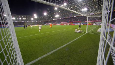 Der SC Paderborn hat einen offenen Schlagabtausch gegen Wehen Wiesbaden knapp mit 2:1 für sich entschieden. Eine deutliche Leistungssteigerung in Hälfte zwei verhalf der Kwasniok-Elf zum zweiten Saisonsieg.