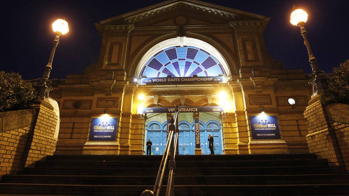 Wie in jedem Jahr strömen bei der Darts-WM zahlreiche Fans mit kuriosen Outfits in den Ally Pally. SPORT1 zeigt die verrücktesten Exemplare
