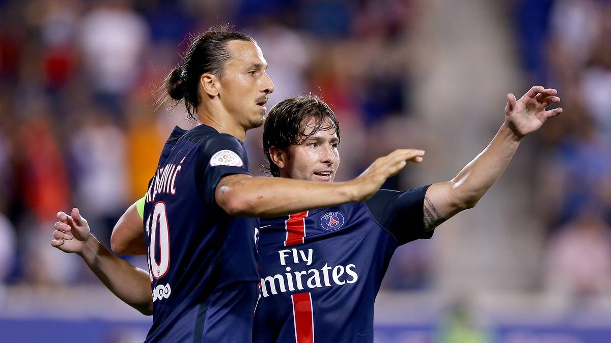 Übrigens: fast immer an Zlatans Seite ist der Brasilianer Maxwell. Gemeinsam spielen die beiden Freunde bei Ajax Amsterdam, Inter, Barca und eben zuletzt Paris Saint-Germain. "Am Anfang war er mein Freund, heute ist er für mich so etwas wie ein Bruder", sagte Maxwell einst über Ibrahimovic