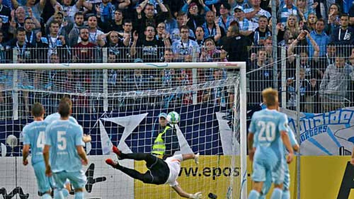 Kurz nach der Pause erhöht Mainz auf 2:0. Doch die Chemnitzer kommen zurück und gleichen aus, ehe Marco Saller zur erneuten Gästeführung trifft