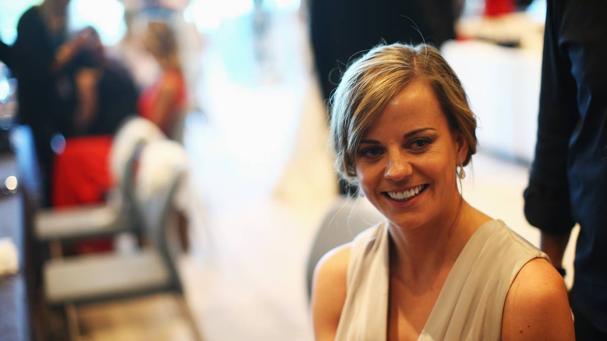 Als Williams Anfang des Jahres zusätzlich noch Adrian Sutil als offiziellen Test- und Ersatzfahrer verpflichtet, wird Wolff klar, dass sich ihr großer Traum ein Formel-1-Rennen zu bestreiten, nicht erfüllen wird