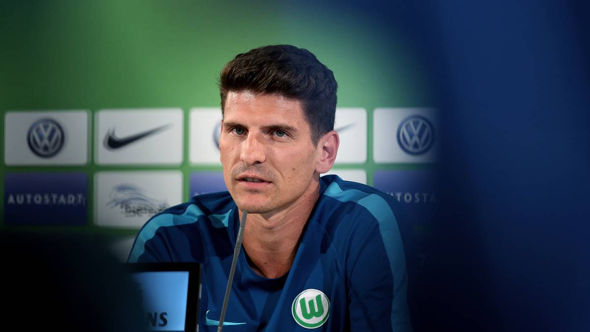 Gomez fällt immer wieder mit klaren Worten auf, beschreibt das Niveau in der Bundesliga kritisch: "Viele Spiele sind mehr Gemurkse als sonst was"