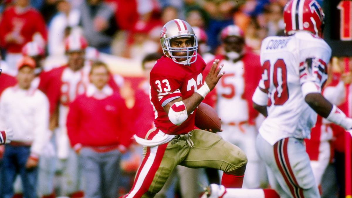 Wo Montana aufs Feld lief, war Roger Craig meist nicht weit entfernt. Der Running Back gewann zusammen mit Montana dreimal den Super Bowl. Sieben Jahre lang spielte er für die 49ers - erlief als erster NFL-Spieler über 1000 Yards in einer Saison und erreichte die 1000er-Marke an Receiving Yards. 1991 verließ er die 49ers Richtung Las Vegas