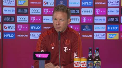 Kurz vor Transferschluss kursieren wilde Gerüchte rund um den FC Bayern. Julian Nagelsmann bezieht Stellung.