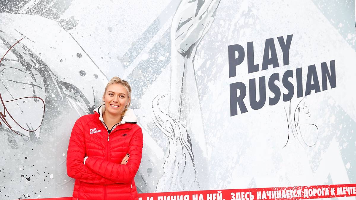 Ihr acht Jahre dauernder Vertrag mit der Firma "Nike" soll Scharapowa insgesamt 100 Mio. Dollar einbringen, nebenbei modelt die 29-Jährige und grüßte schon von den Covern vieler Zeitschriften 