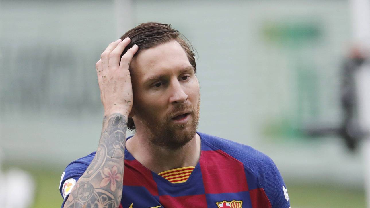 Messi trainiert mit Waden-Bandage