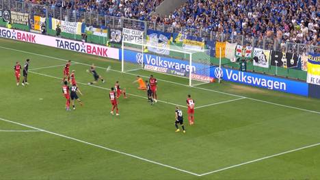 Der amtierende DFB-Pokalsieger Bayer 04 Leverkusen hat sich gegen den FC Carl Zeiss Jena durchgesetzt und für die zweite Runde des DFB-Pokals qualifiziert.