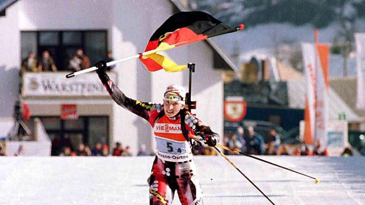 PLATZ 10 - PETRA BEHLE: Die Willingerin gewann in ihrer Karriere neun Goldmedaillen und je zwei Silber- und Bronzemedaillen. 1988 wurde sie die jüngste deutsche Weltmeisterin im Biathlon und ist aktuell noch die zweiterfolgreichste deutsche Biathletin in der WM-Geschichte