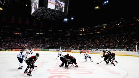 Koelner Haie v Hamburg Freezers - DEL