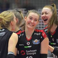 In der Volleyball-Bundesliga der Frauen fliegen wieder die Bälle. SPORT1 überträgt ausgewählte Topspiele LIVE im TV und Stream.