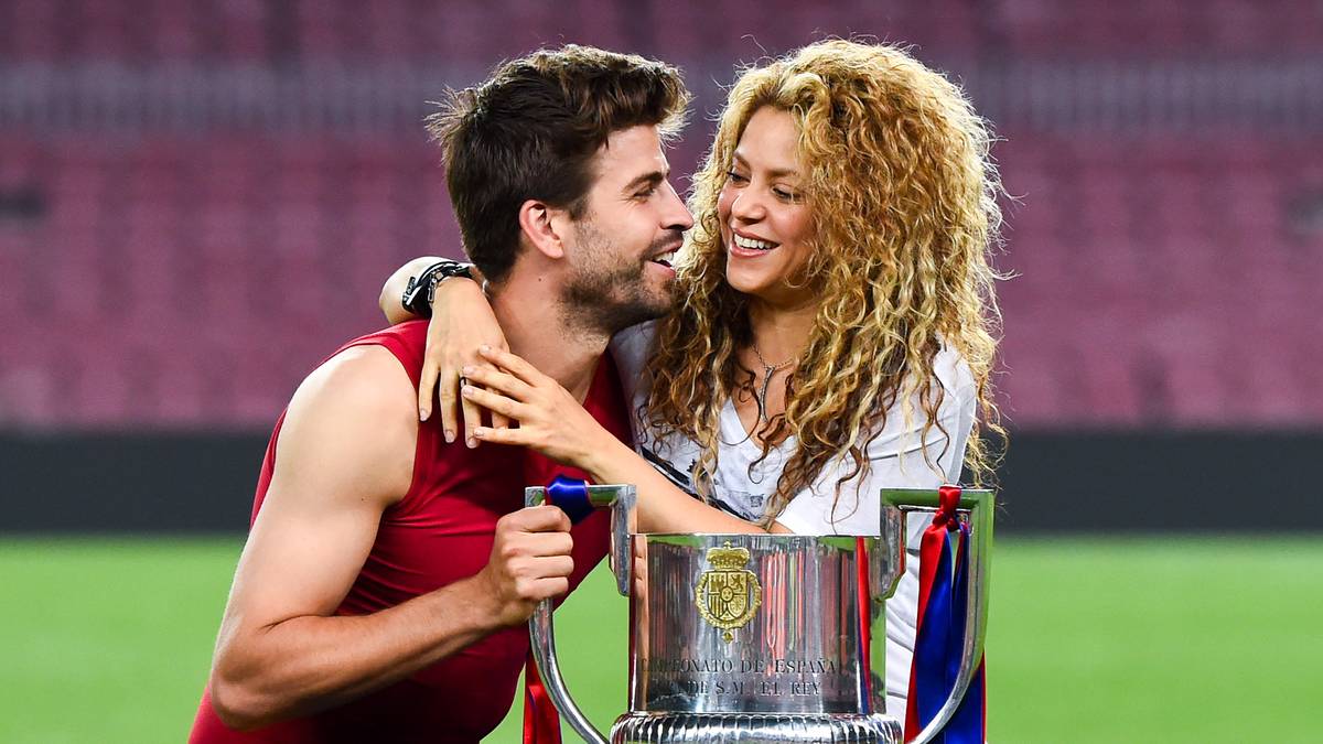 Pique hat mit dem FC Barcelona und der spanischen Nationalmannschaft so ziemlich alles gewonnen, was man im Fußball gewinnen kann. Shakira hat in ihrer Karriere bereits über 75 Millionen Platten verkauft. Bei Preisverleihungen sahnt sie regelmäßig ab. Doch der größte Stolz der beiden sind wohl ihre Tochter und ihr Sohn