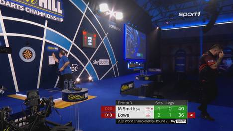 Der an Nummer 4 gesetzte Michael Smith scheitert bei seinem ersten Auftritt bei der Darts-WM 2021. Gegner Jason Lowe glänzt mit einem 96er-Average und einer Checkout-Quote von 39 Prozent. 