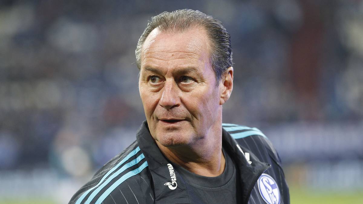 HUUB STEVENS: Der Fußballehrer ist eine Schalker Legende. Zwischen 1996 und 2002 war der mittlerweile 63-Jährige erstmals in Gelsenkirchen tätig und machte sich mit dem Gewinn des UEFA Cups bei den Knappen unsterblich