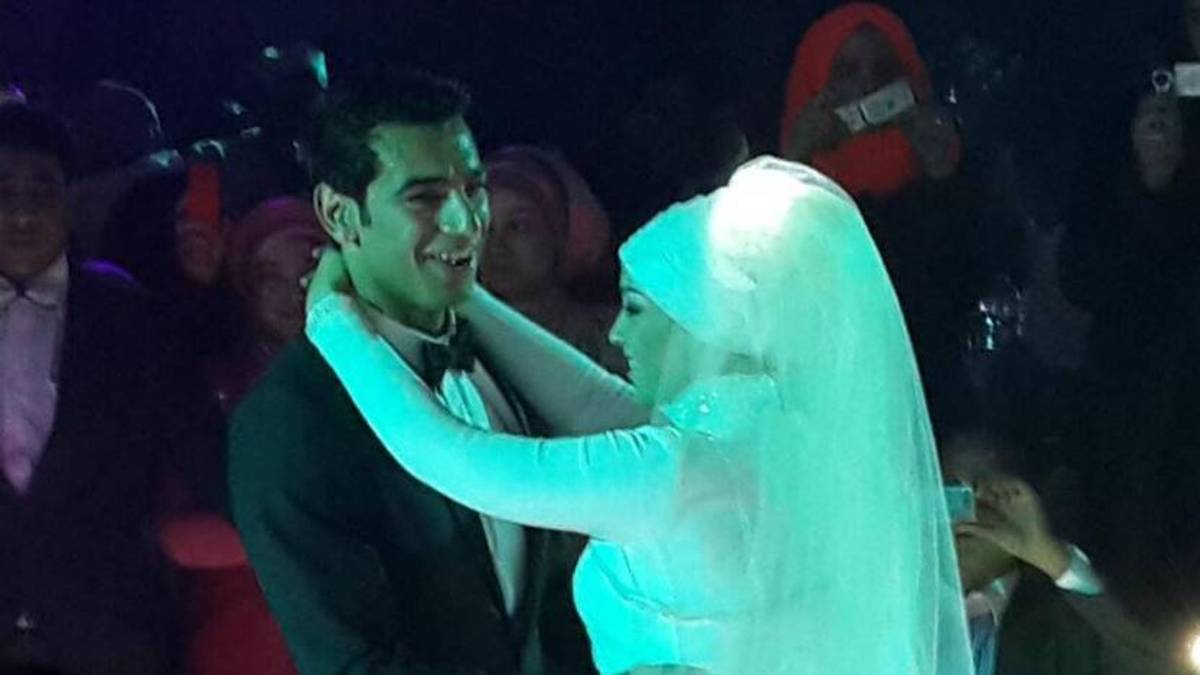 2012 heiratete das Paar in Salahs Heimat Nagrig. Tausende Dorfbewohner sollen eingeladen gewesen sein