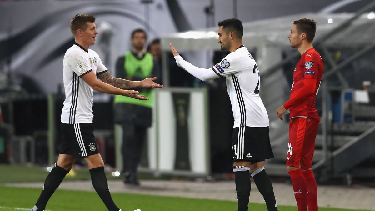 In der 74. Minute ist es dann soweit: Ilkay Guendogan feiert nach elf Monaten sein langersehntes Comeback im DFB-Dress