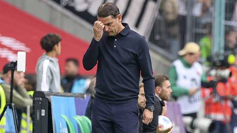 Borussia Mönchengladbach zieht die Reißleine und stellt Trainer Gerardo Seoane frei. Das teilen die Fohlen einen Tag nach dem 0:4-Debakel gegen Werder Bremen mit.