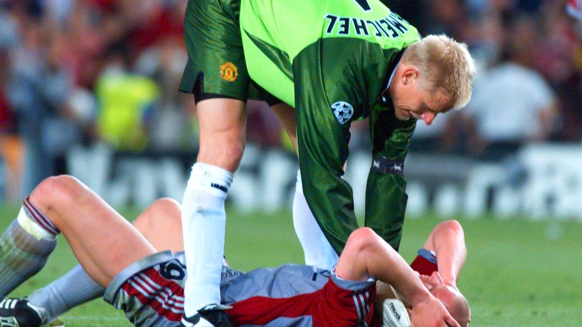 1992 gewann er mit seiner aus dem Urlaub zurückgeholten Nationalmannschaft sensationell den EM-Titel im Finale gegen Weltmeister Deutschland. 1999 hütete er das Tor von Manchester United beim dramatischen 2:1-Endspielsieg in der Champions League gegen den FC Bayern. Es war sein letztes Spiel für die Red Devils