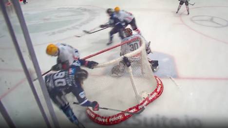 Die Highlights der Partie Iserlohn Roosters - Pinguins Bremerhaven aus der DEL im Video. 