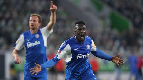 Holstein Kiel muss gegen den VfL Wolfsburg zwei Tore aufholen