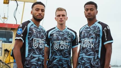Der FC Volendam präsentiert sein Trikot für die neue Saison und macht mit einem besonderen Design auf sich Aufmerksam. 