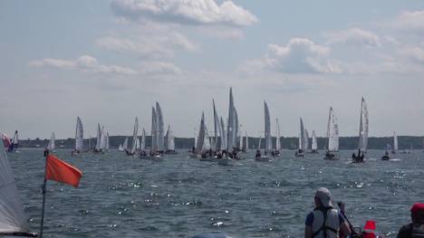 Nach fünf spannenden Tagen, in denen sich die olympischen Klassen duelliert haben, starteten nun auch die internationalen Klassen bei der Kieler Woche.