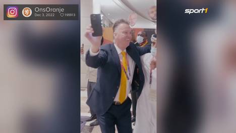 Die Niederlande steht nach dem Sieg gegen die USA im Viertelfinale der WM 2022. Die Mannschaft, sowie Trainer Louis van Gaal haben deshalb allen Grund zu feiern. 