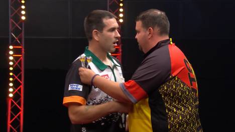 William O'Connor hat den German Giant Gabriel Clemens in der ersten Runde der World Series of Darts Finals geschlagen. Der Ire sorgte schnell für klare Verhältnisse.