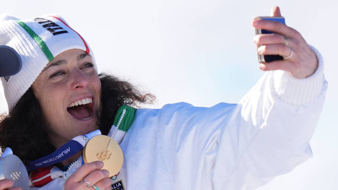 Federica Brignone feiert ihren Sieg im Riesenslalom