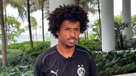 Bei der Presserunde in den USA wurde Karim Adeyemi zu seinem neuen Teamkollegen Jobe Bellingham befragt. Der Deutsche war voll des Lobes für den Engländer.