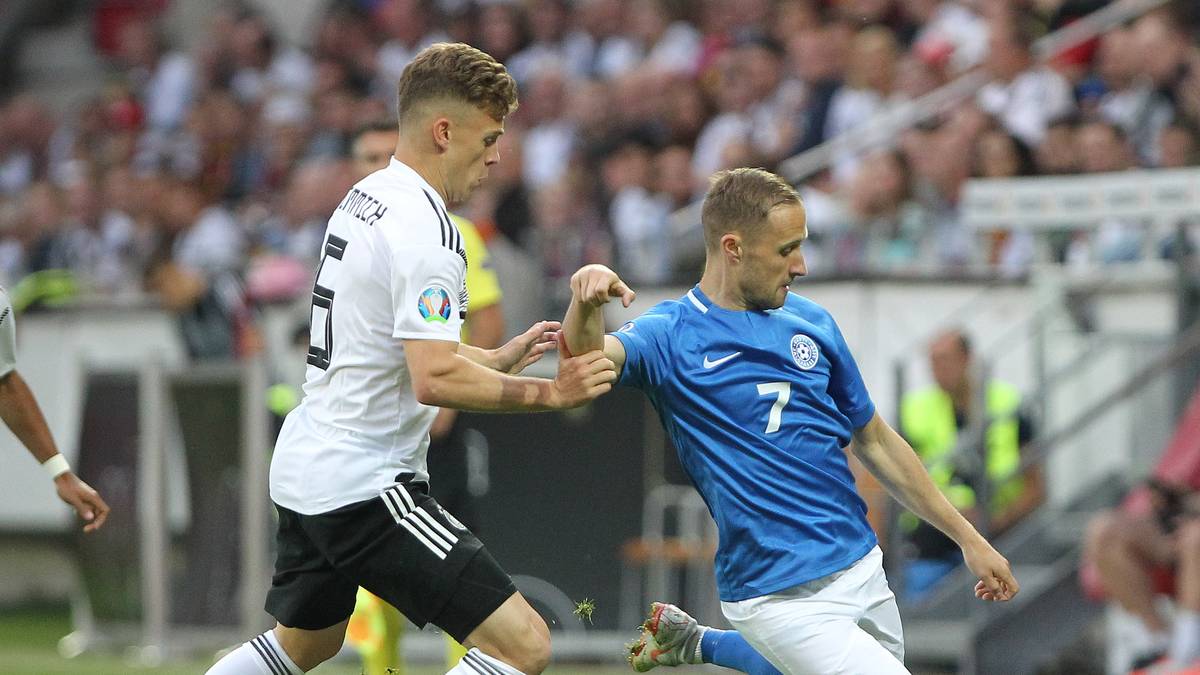 JOSHUA KIMMICH: Teilte sich mit Gündogan den Aufbau im Mittelfeld inklusive Durchstecker in die Spitze. Legte Goretzka das 3:0 vor und schickte ihn vor dem 4:0 so auf die Reise, dass er nur elfmeterreif zu stoppen war. Nach der Pause nicht mehr mit den ganz spektakulären Aktionen, aber stets Herr der Lage im Zentrum. SPORT1-Note: 2 