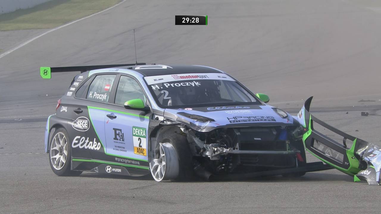 ADAC TCR Germany: Antti Buri siegt am Hockenheimring