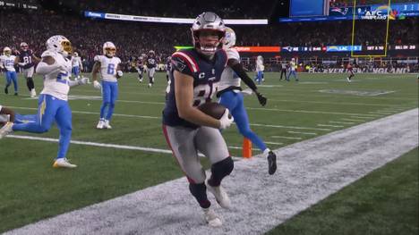 Die New England Patriots liefern bei ihrem Playoff-Auftakt in der NFL eine bemerkenswerte Defensiv-Gala. Justin Herbert und die Los Angeles Chargers sind chancenlos.