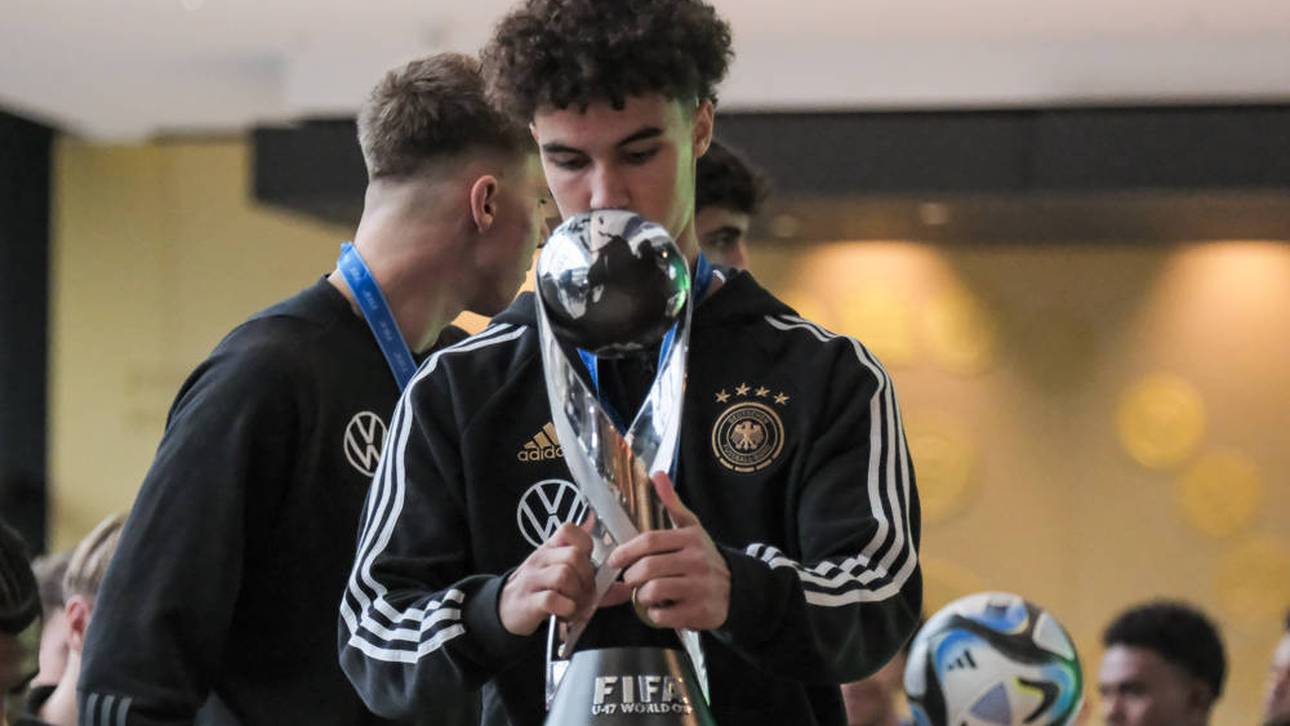 Noah Darvich wurde 2023 U17-Welt- und Europameister mit den DFB-Junioren