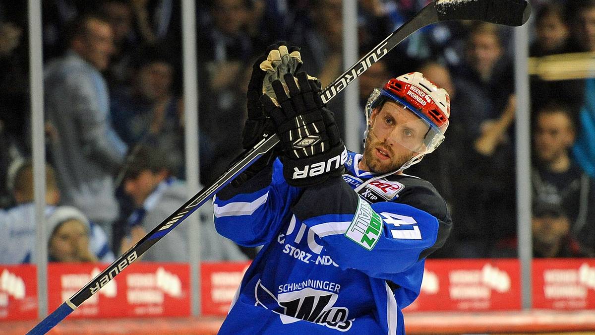 Der seit 2015 für die Schwenningen stürmende WILL ACTON schließt die Hauptrunde 2015/16 als drittbester Scorer ab. Der 29-Jährige besitzt sowohl die kanadische Staatsbürgerschaft als auch die US-amerikanische und war zuvor für die Utica Comets in der AHL unterwegs