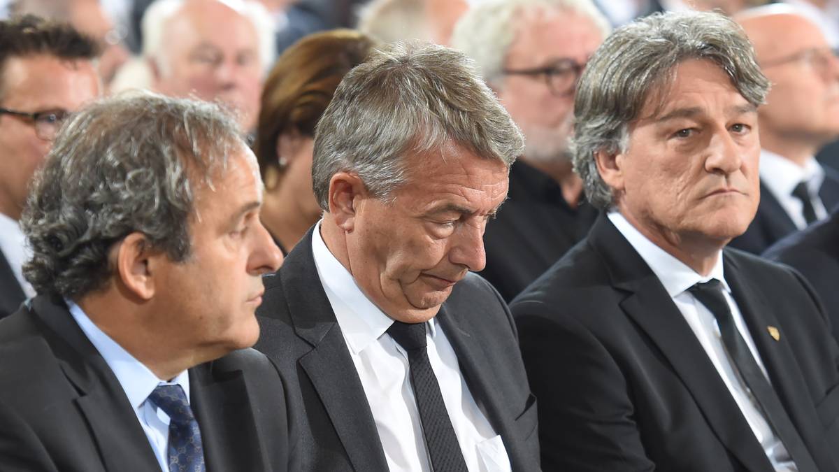 UEFA-Präsident Michel Platini, DFB-Präsident Wolfgang Niersbach und der Präsident des VfB Stuttgart, Bernd Wahler (v.l.)