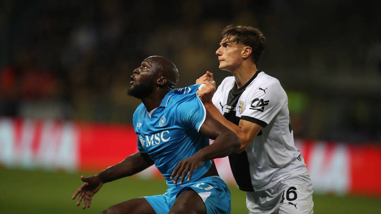 Giovanni Leoni (r.) im Zweikampf mit Romelu Lukaku