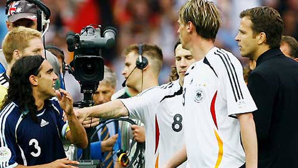 Im Verlauf der Keilerei schlägt Torsten Frings einen Argentinier. Anhand von Fernsehbildern wird er nachträglich gesperrt. Somit fehlt er im Halbfinale gegen Italien, das Deutschland spät in der Verlängerung verliert