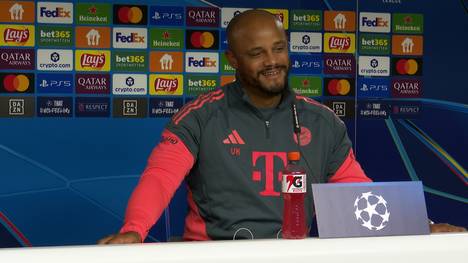 Bei dieser Reporter-Frage muss Bayern-Trainer Vincent Kompany schmunzeln und sorgt für einen Lacher auf der Pressekonferenz.