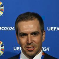 Turnierdirektor Philipp Lahm hat ein Jahr vor der Heim-EM 2024 das DFB-Team von Bundestrainer Hansi Flick in die Pflicht genommen.