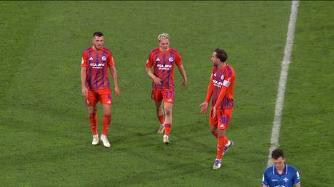 Gebrauchter Abend für Schalke 04! Darmstadt 98 gewinnt überraschend deutlich gegen den Tabellenführer der 2. Bundesliga und zieht ins Achtelfinale ein. Kommentator: Nico Seepe.