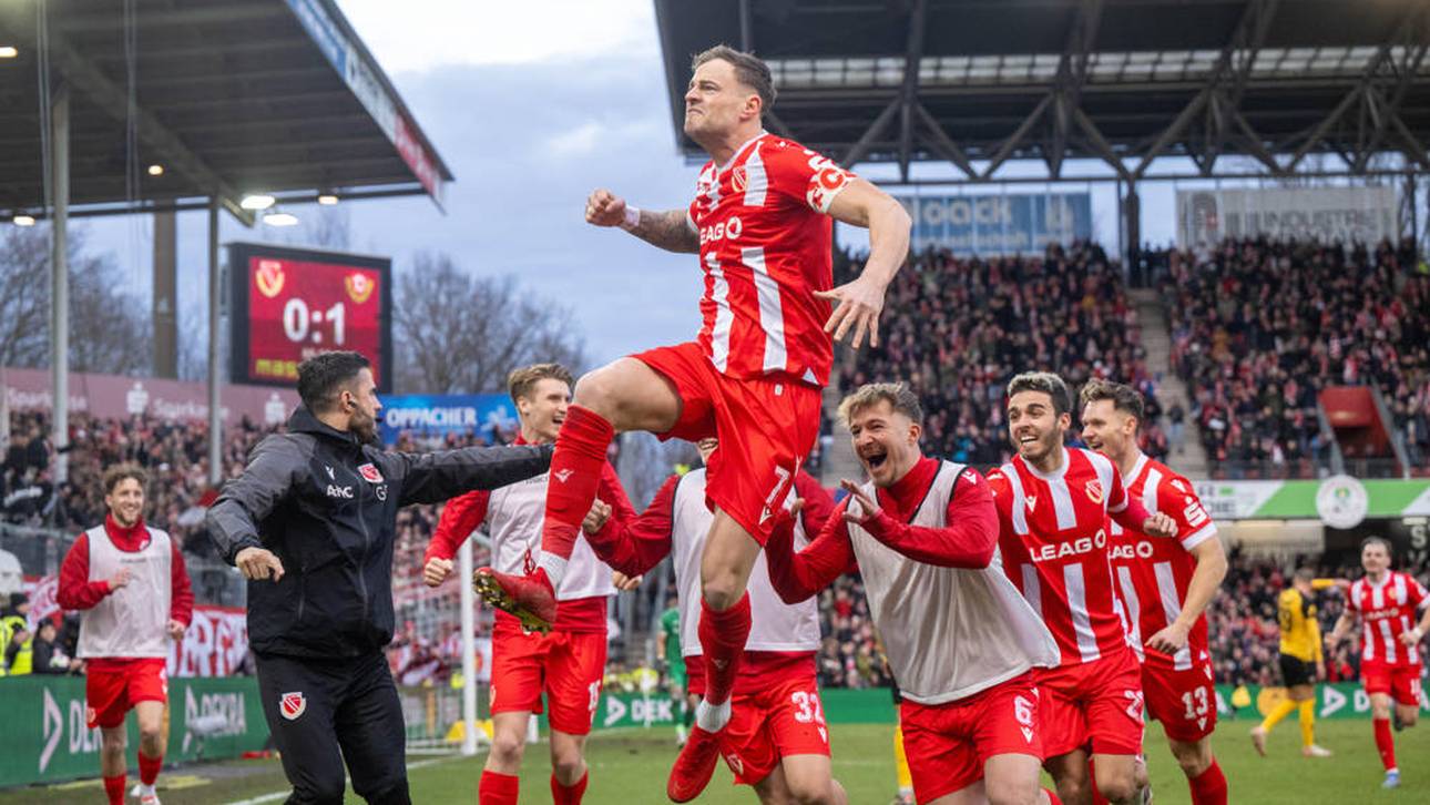 Cottbus bleibt Tabellenführer