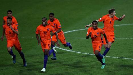 So feiern will die U17 der Niederlande auch nach dem EM-Finale gegen Italien