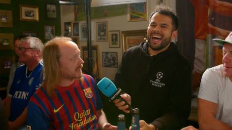 Ein Fan des FC Barcelona ist trotz Zweifel zu Beginn begeistert von Trainer Hansi Flick - und sorgt für einen Lacher im Fantalk.